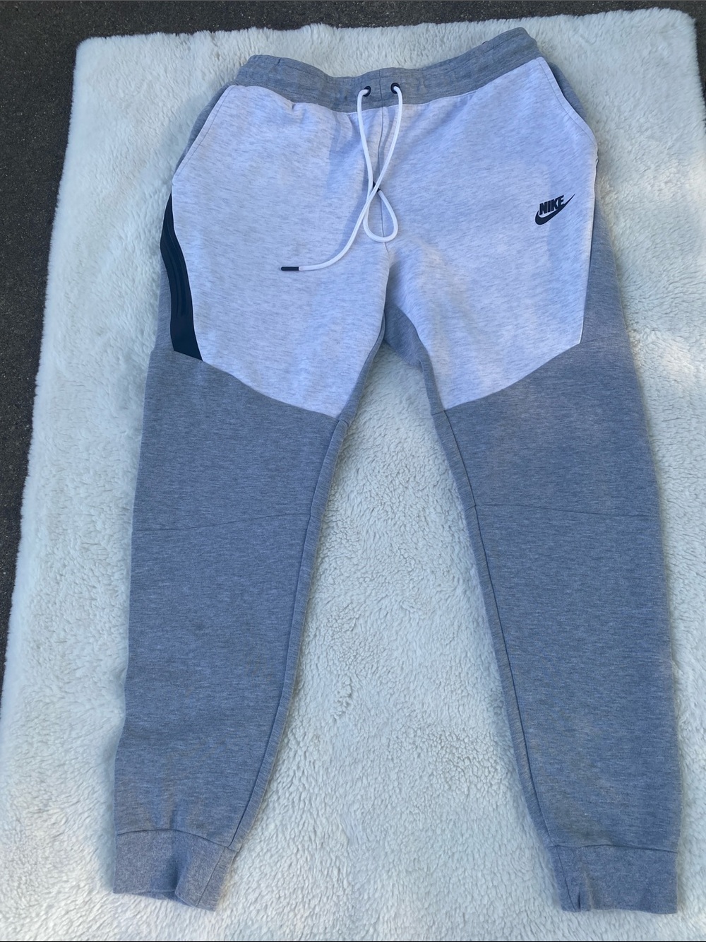Nike Two-Tone Grey Colorblock men nike tech